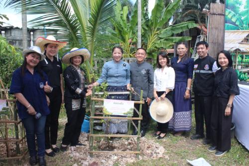 พช.เชียงดาว : เข้าร่วมพิธีเปิดโรงเรียนเศรษฐกิจพอเพียงบ้านโปง หมู่ที่ 6 ตำบลป่าไผ่ อำเภอสันทราย จังหวัดเชียงใหม่