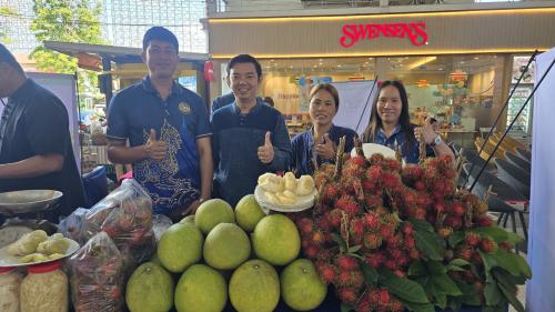 พช.เชียงดาว : ร่วมพิธีเปิดกิจกรรมเชื่อมโยงช่องทางการตลาดในการสร้างรายได้จากกิจการอาหารปลอดภัยและเครือข่ายเกษตรปลอดภัย