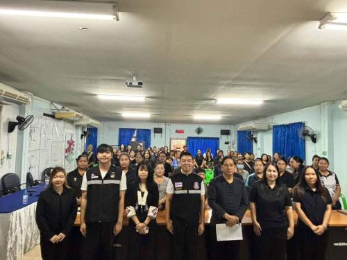 พช.เชียงดาว : ร่วมโครงการส่งเสริมและพัฒนาสตรีตําบลปิงโค้ง (กิจกรรม การฝึกอบรมและประดิษฐ์ดอกไม้จันทน์พระราชทาน เนื่องในพระราชพิธีถวายพระเพลิงพระบรมศพ สมเด็จพระนางเจ้าสิริกิติ์ พระบรมราชินีนาถ พระบรมราชชนนีพันปีหลวง)